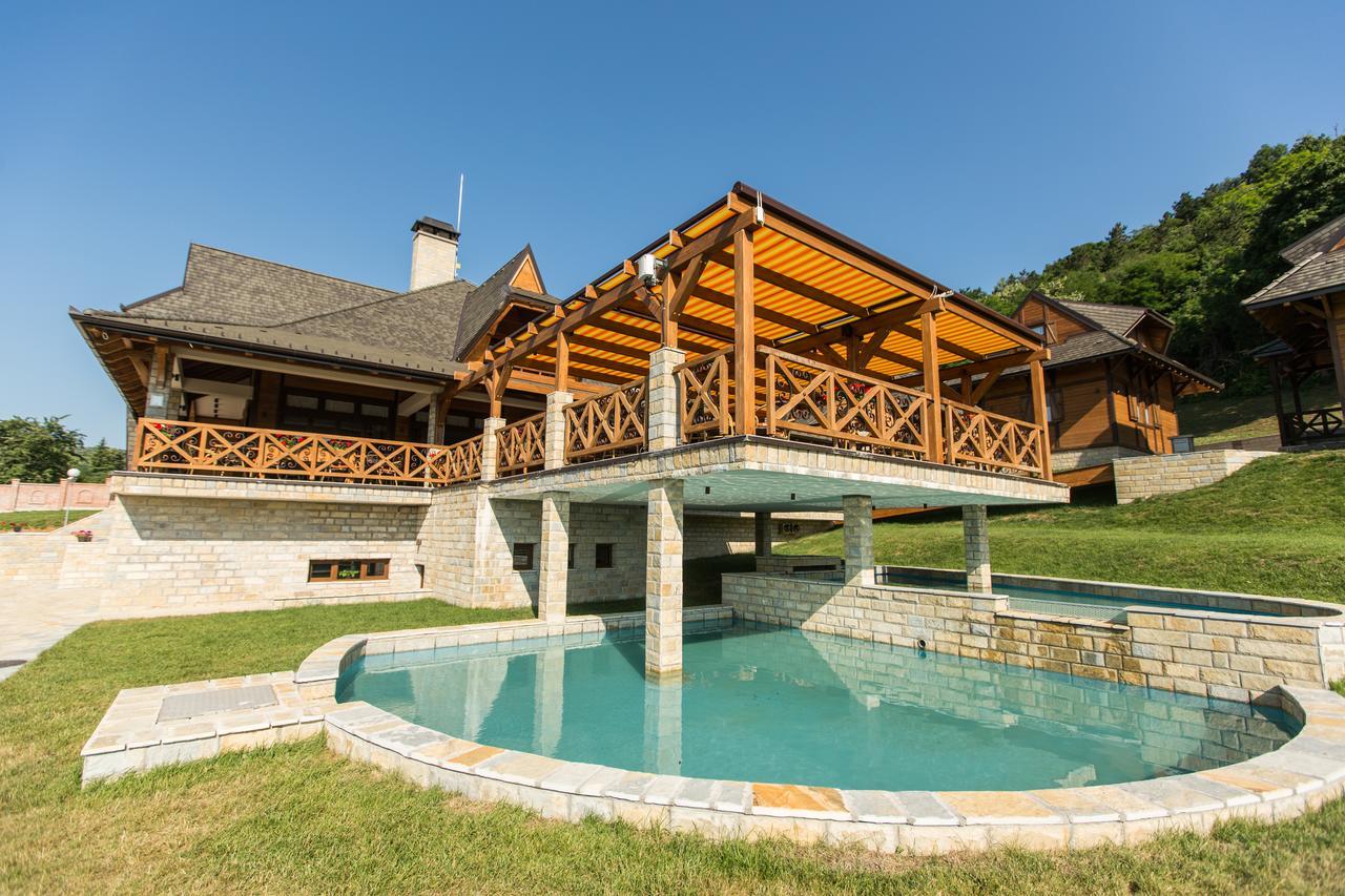 Etno Naselje Vrdnicka Kula Bed & Breakfast Vrdnik Luaran gambar