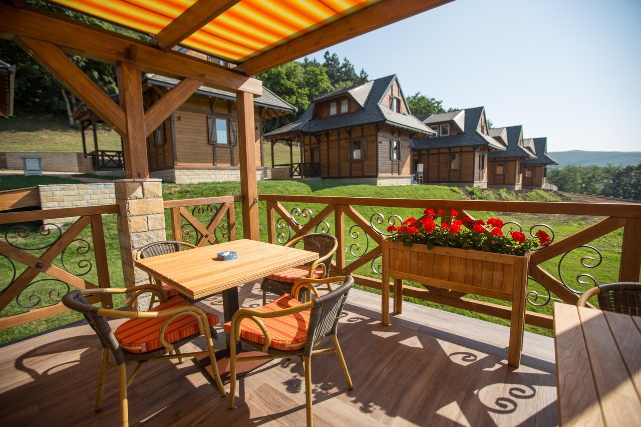 Etno Naselje Vrdnicka Kula Bed & Breakfast Vrdnik Luaran gambar