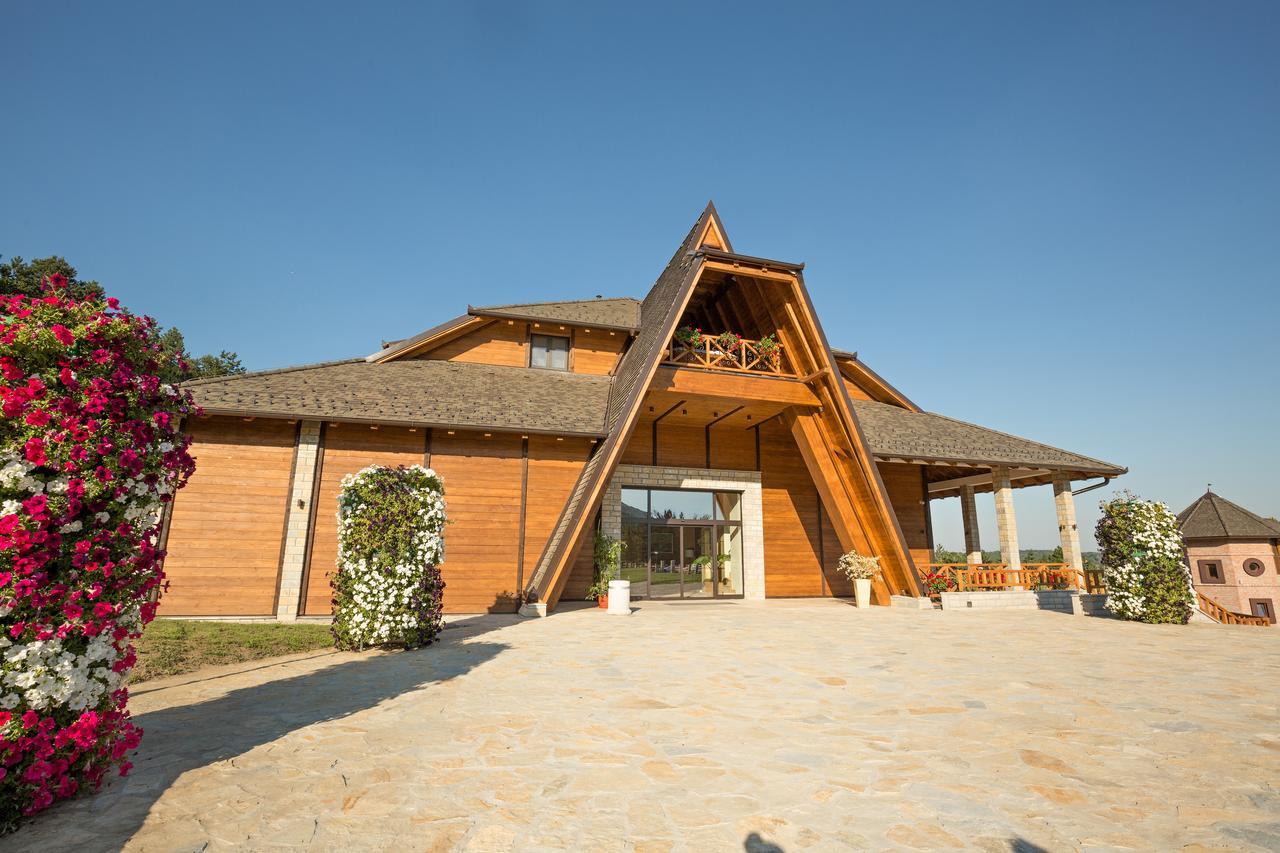 Etno Naselje Vrdnicka Kula Bed & Breakfast Vrdnik Luaran gambar