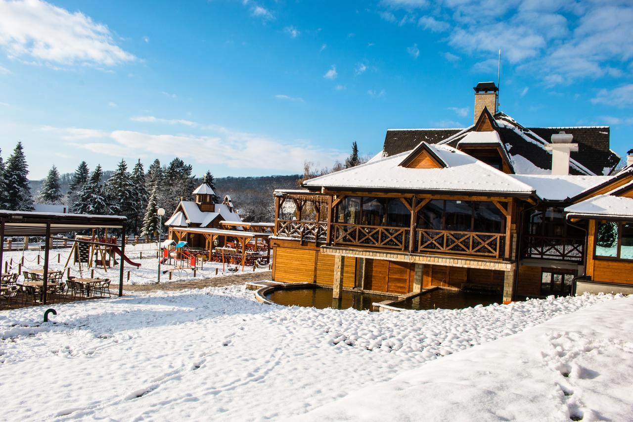 Etno Naselje Vrdnicka Kula Bed & Breakfast Vrdnik Luaran gambar